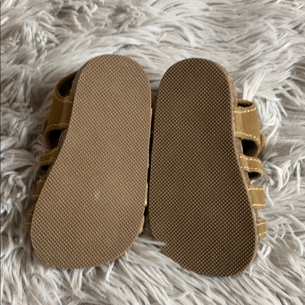 🌺carters tan baby sandals size 3-6 months